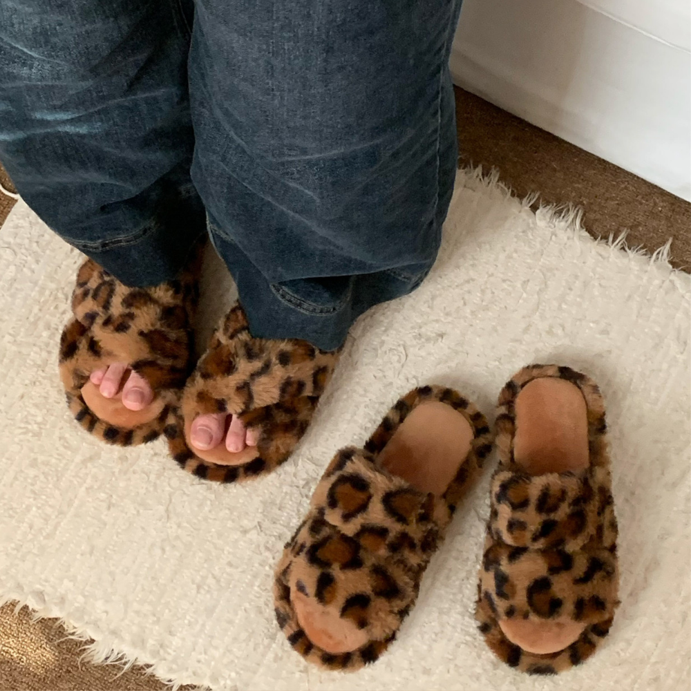 Cross-Strap Open-Toe Slippers N147