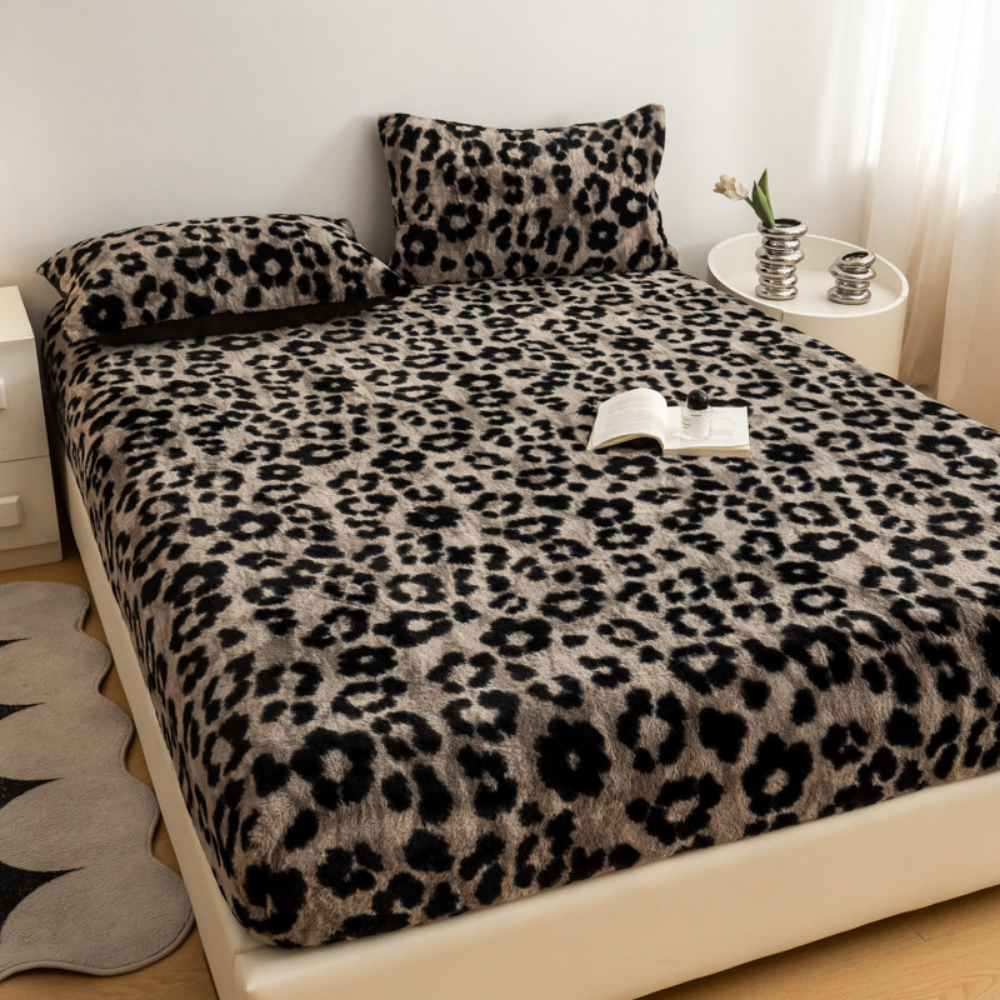 Rabbit Fleece Fitted Bed Sheet Set N131