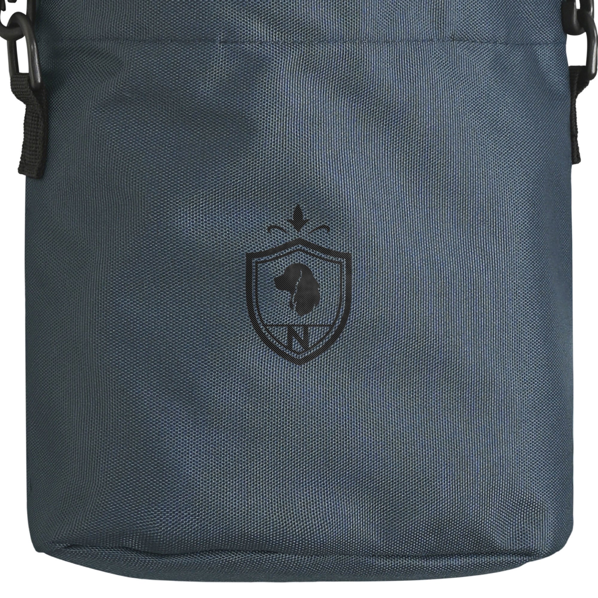 Crest Weekend Shoulder Bag navy image