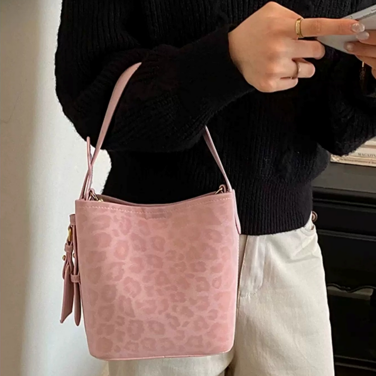 Urban Leopard Bucket Bag N216