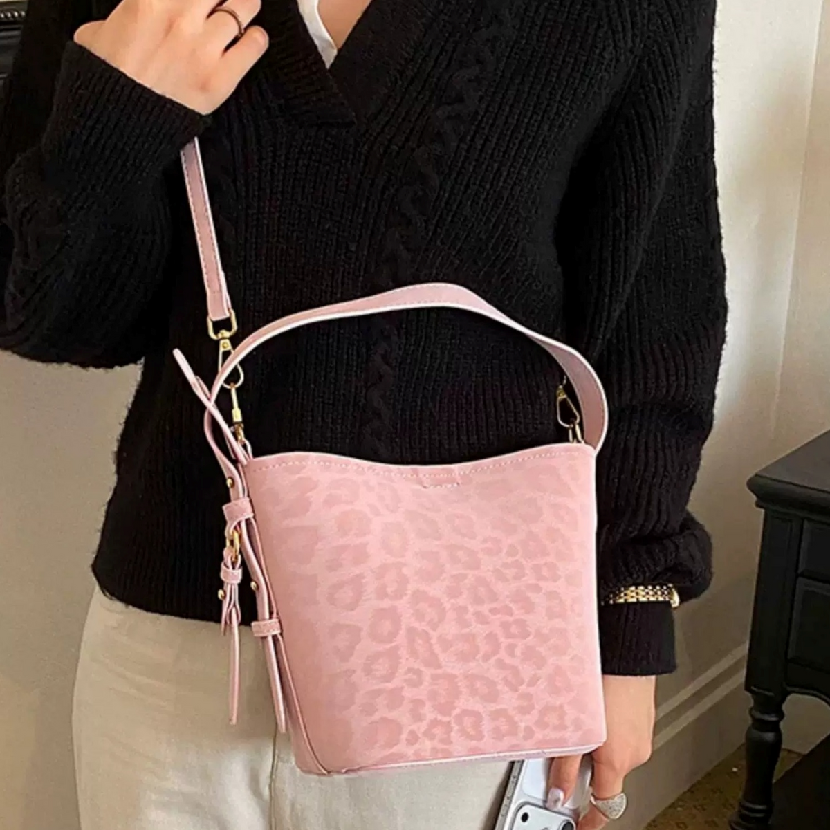 Urban Leopard Bucket Bag N216