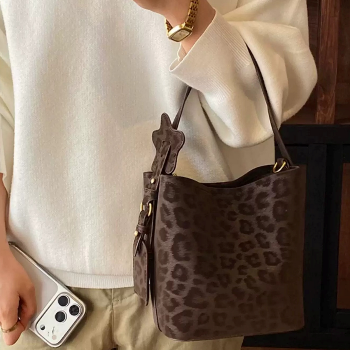 Urban Leopard Bucket Bag N216