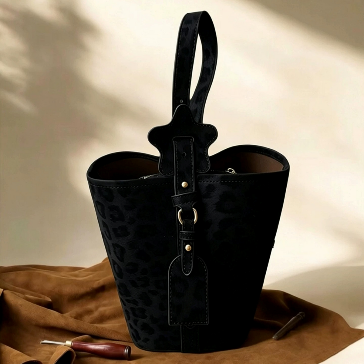 Urban Leopard Bucket Bag N216